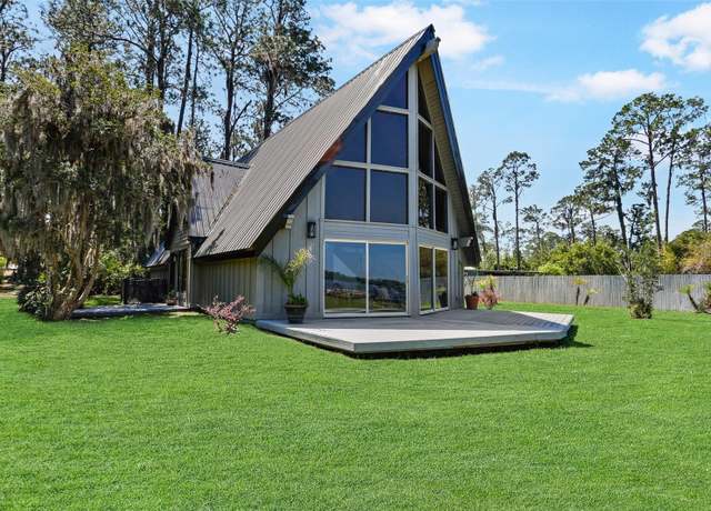 Property at 282 Riley Lake Dr, Hawthorne, FL 32640, 3 beds, 2 baths