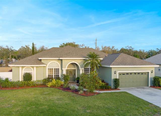 Property at 7327 Bent Grass Dr, Winter Haven, FL 33884, 4 beds, 3 baths