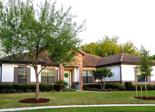 Property at 25879 Crossings Bluff Ln, Sorrento, FL 32776, 4 beds, 2 baths