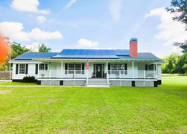 Property at 17430 Spring Valley Rd, Dade City, FL 33523, 4 beds, 3 baths