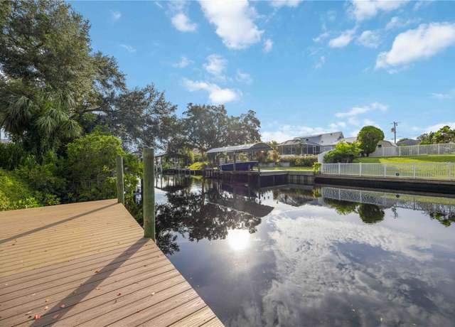Property at 4532 Shark Dr, Bradenton, FL 34208, 4 beds, 3.5 baths