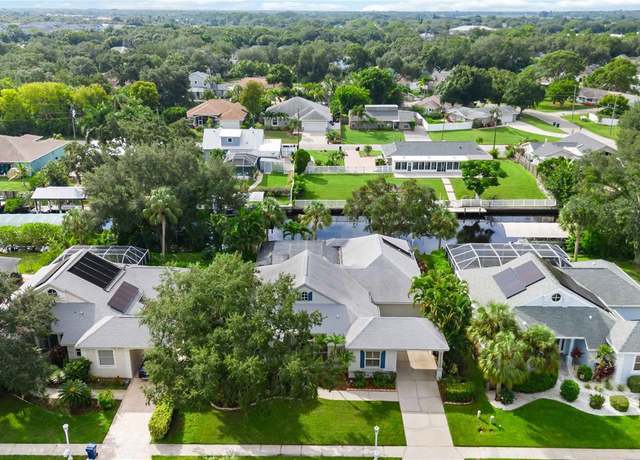 Property at 4532 Shark Dr, Bradenton, FL 34208, 4 beds, 3.5 baths
