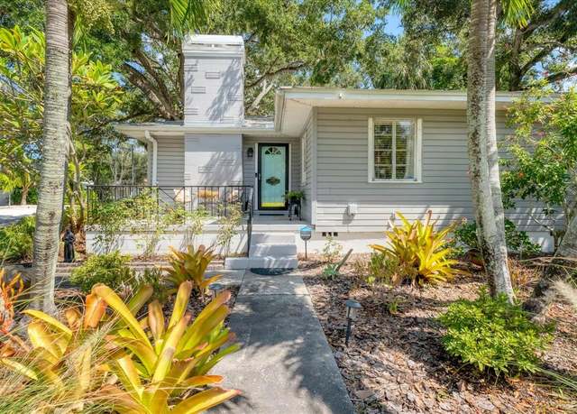 Property at 401 28th St W, Bradenton, FL 34205, 4 beds, 2 baths