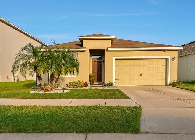 Property at 3082 Royal Tern Dr, Winter Haven, FL 33881, 4 beds, 2 baths