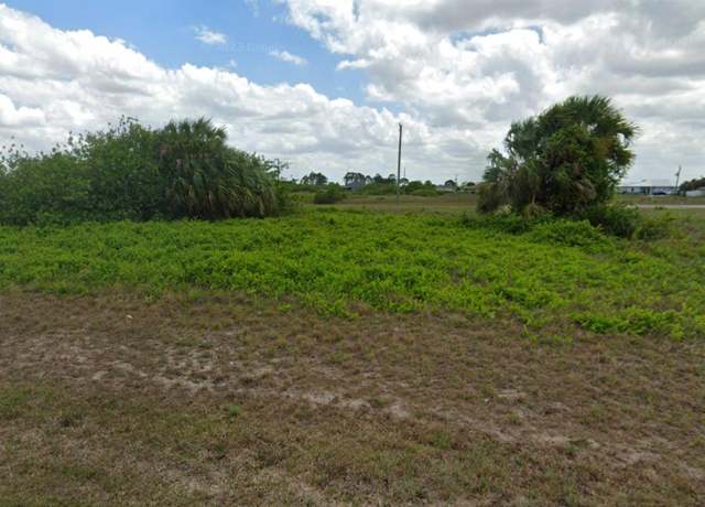Property at 9011 Maywood Cir, Labelle, FL 33935