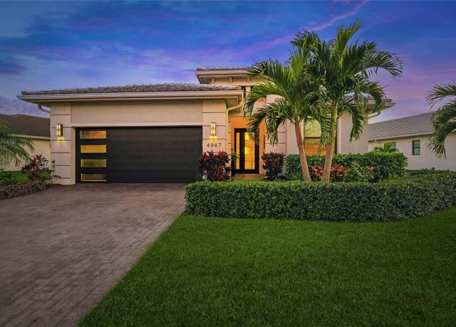 Property at 4947 Surfside Cir, Bradenton, FL 34211, 3 beds, 3 baths