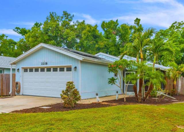 Property at 2218 Woodmere Rd, Venice, FL 34293, 2 beds, 2 baths