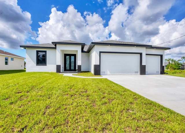 Property at 40 Golfview Ct, Rotonda West, FL 33947, 4 beds, 3 baths