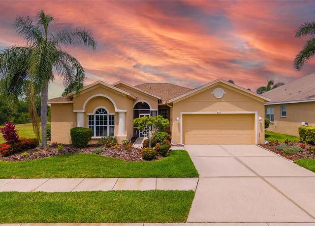 Property at 370 Londonderry Dr, Sarasota, FL 34240, 2 beds, 2 baths