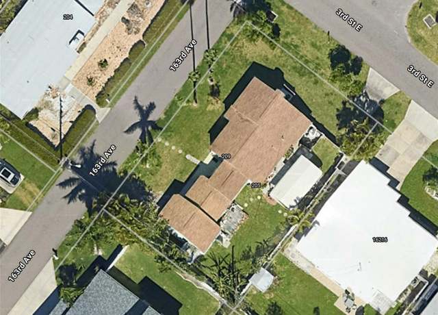 Property at 205 163rd Ave, Redington Beach, FL 33708, 2 beds, 1.5 baths