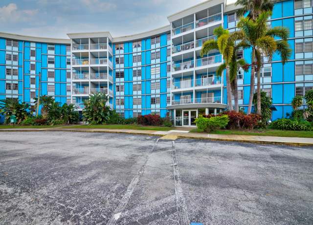 Property at 3315 58th Ave S #306, St Petersburg, FL 33712, 2 beds, 1.5 baths