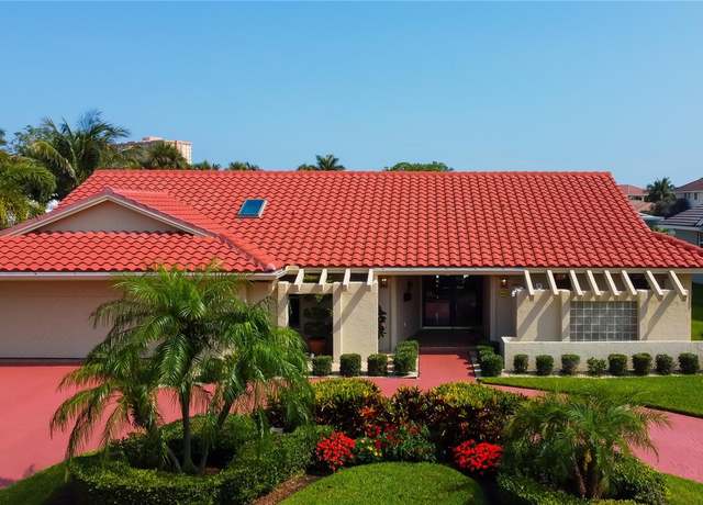 Property at 4981 61st Ave S, St Petersburg, FL 33715, 4 beds, 5 baths