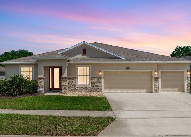 Property at 319 E Victoria Trails Blvd, Deland, FL 32724, 4 beds, 3 baths
