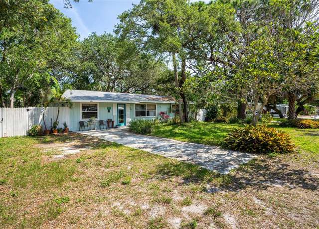 Property at 804 E 12th Ave, New Smyrna Beach, FL 32169, 3 beds, 1 bath