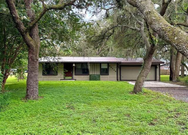 Property at 33248 Ridge Manor Blvd, Dade City, FL 33523, 3 beds, 2 baths