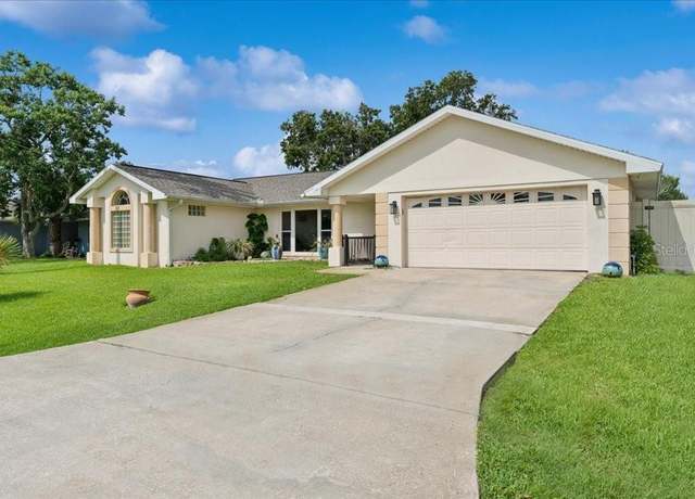 Property at 16 S Claymont Ct S, Palm Coast, FL 32137, 3 beds, 2 baths