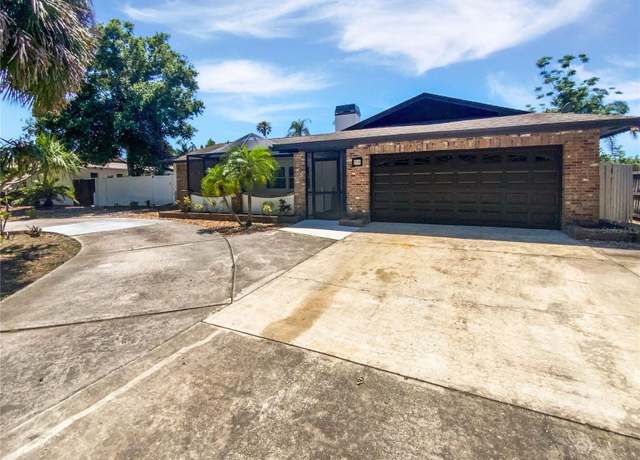 Property at 2956 Laurel Ct, Dunedin, FL 34698, 3 beds, 2 baths