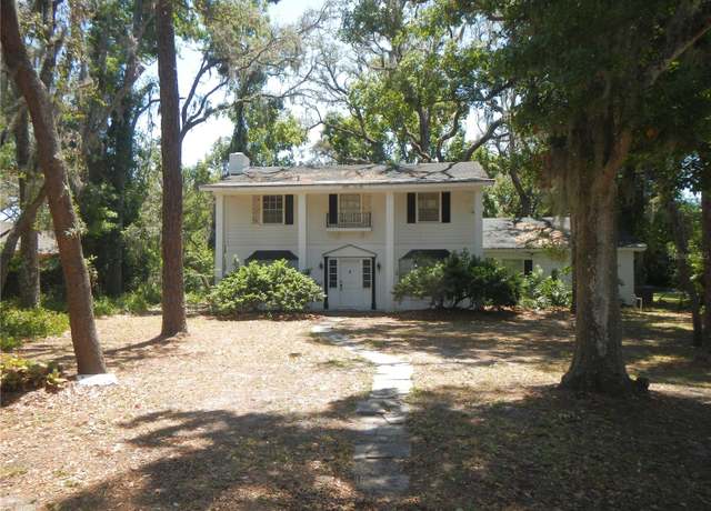 Property at 14614 Lake Magdalene Cir, Tampa, FL 33613, 4 beds, 2.5 baths