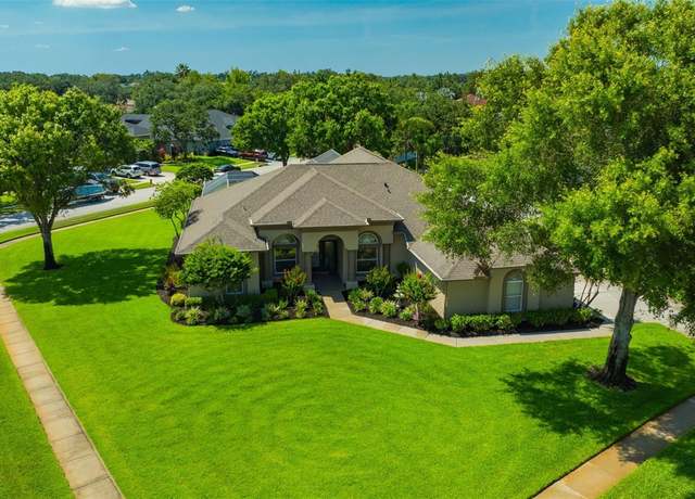Property at 2847 Mossy Timber Trl, Valrico, FL 33596, 4 beds, 3 baths