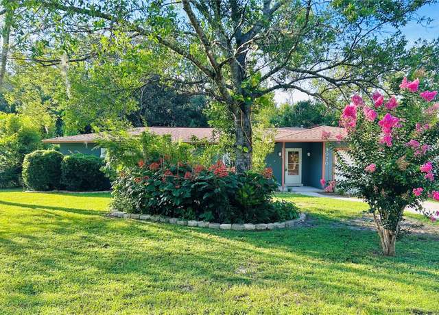 Property at 9020 N Arcadia Way, Citrus Springs, FL 34434, 3 beds, 2 baths