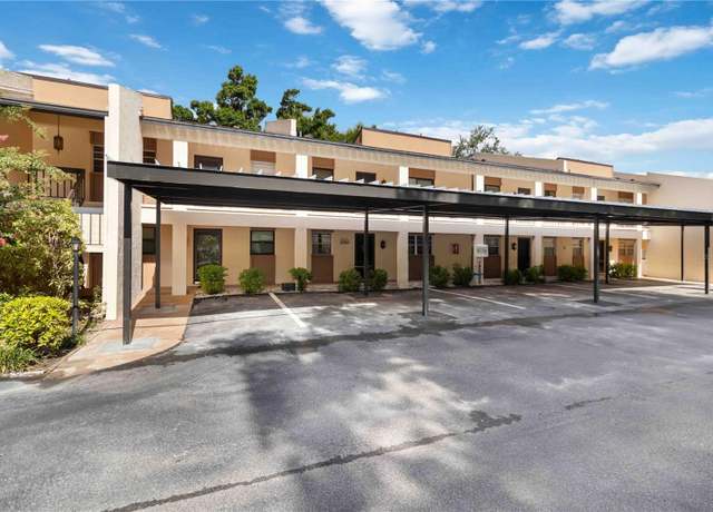 Property at 2522 Clubhouse Dr #204, Sarasota, FL 34232, 2 beds, 2 baths
