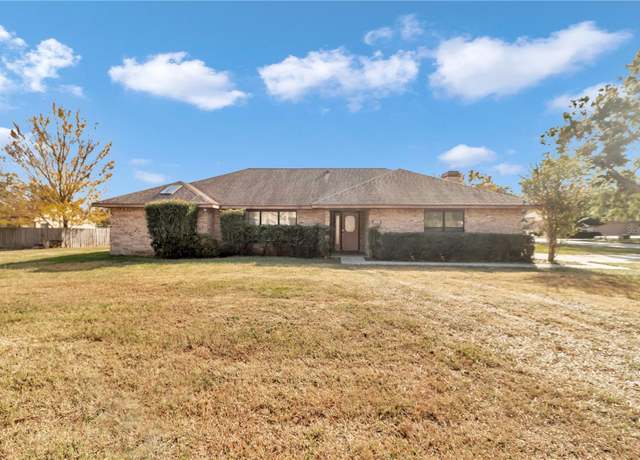 Property at 2970 SE 40th St, Ocala, FL 34480, 3 beds, 2 baths