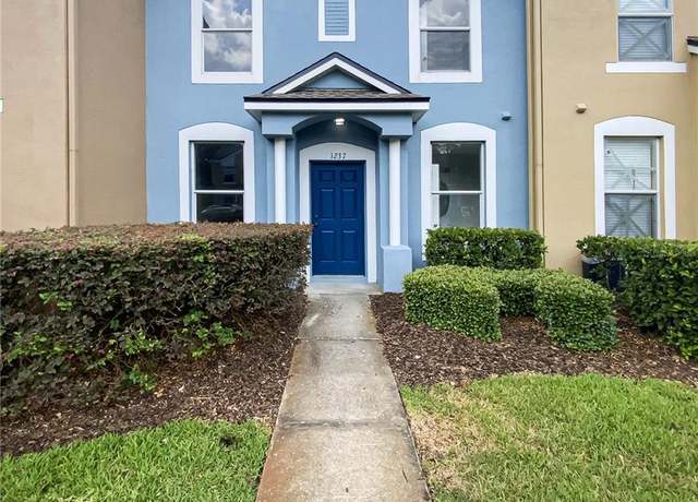 Property at 1237 Blenheim Ct, Wesley Chapel, FL 33543, 2 beds, 2.5 baths
