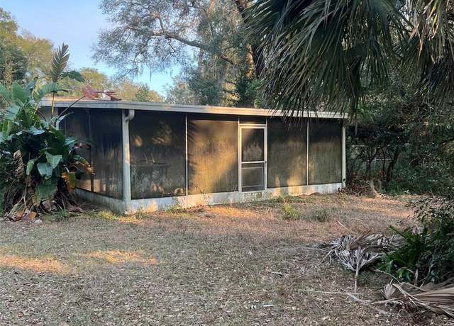 Property at 450 Cassady St, Umatilla, FL 32784, 2 beds, 1 bath