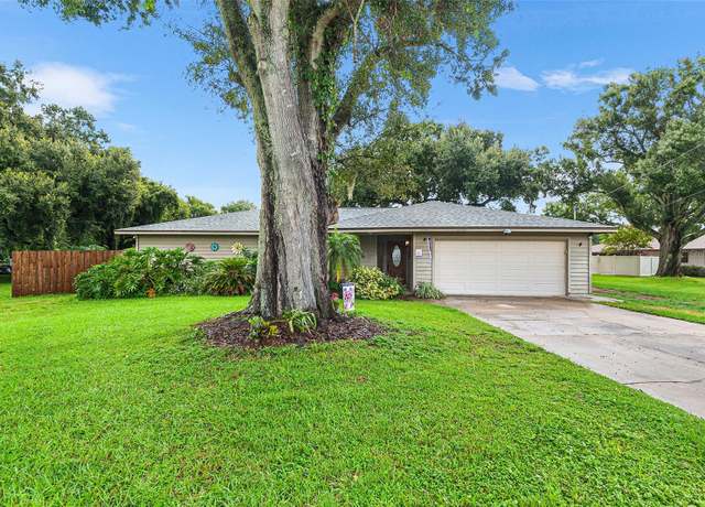 Property at 204 Essary St N, Auburndale, FL 33823, 3 beds, 2 baths