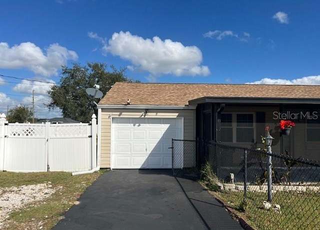 Property at 1 Willow Ct, Ocala, FL 34472, 3 beds, 2 baths