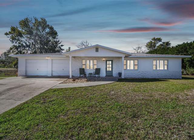 Property at 2176 N Watersedge Dr, Crystal River, FL 34429, 3 beds, 2 baths