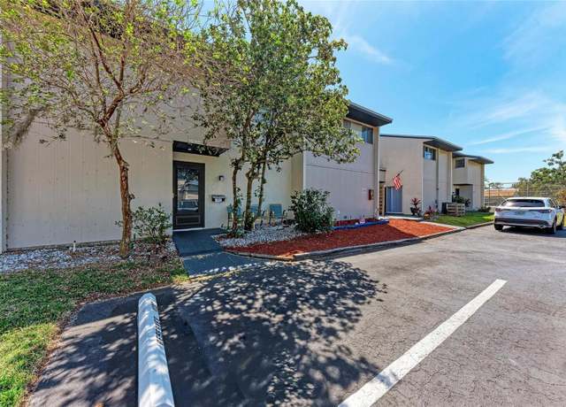 Property at 1026 Longfellow Ct #111, Sarasota, FL 34243, 3 beds, 2.5 baths