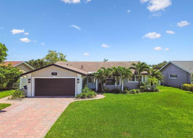 Property at 1432 50th Ave NE, St Petersburg, FL 33703, 3 beds, 2 baths