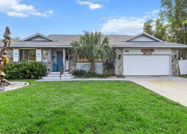 Property at 1107 SE 4th Ave, Crystal River, FL 34429, 3 beds, 2 baths