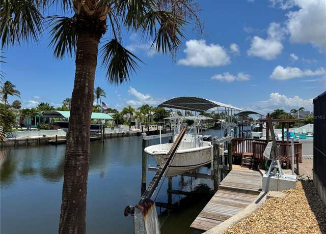 Property at 4216 Royal Palm Dr, Bradenton, FL 34210, 3 beds, 3 baths