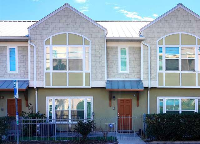 Property at 1275 Drew St, Clearwater, FL 33755, 3 beds, 2.5 baths
