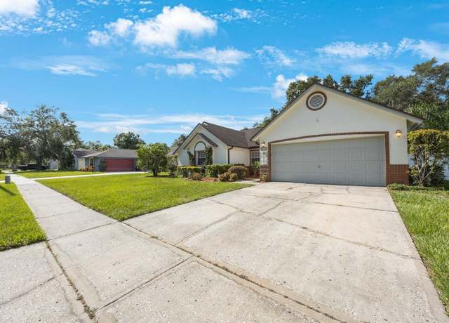 Property at 12405 Pathway Ct, Riverview, FL 33569, 4 beds, 3 baths