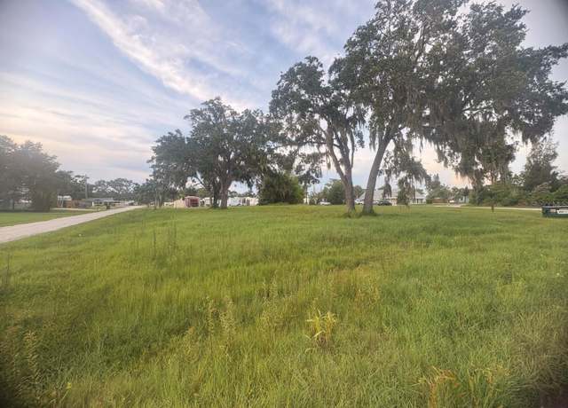 Property at 211 2nd Ave NW, Ruskin, FL 33570