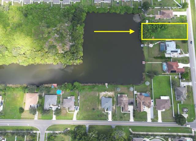 Property at 706 14th Ave SE, Ruskin, FL 33570