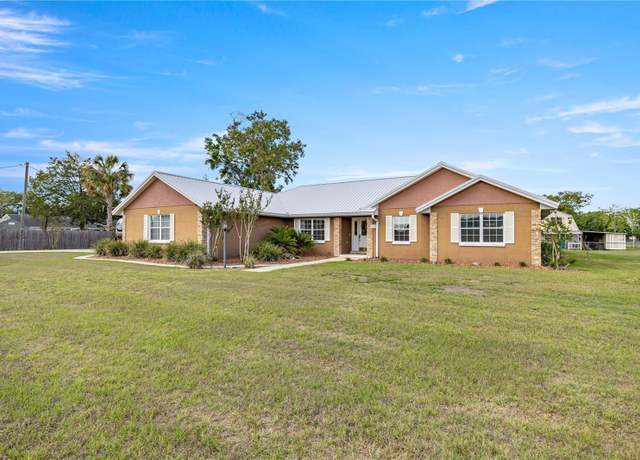 Property at 719 NE 39th St, Ocala, FL 34479, 4 beds, 2.5 baths