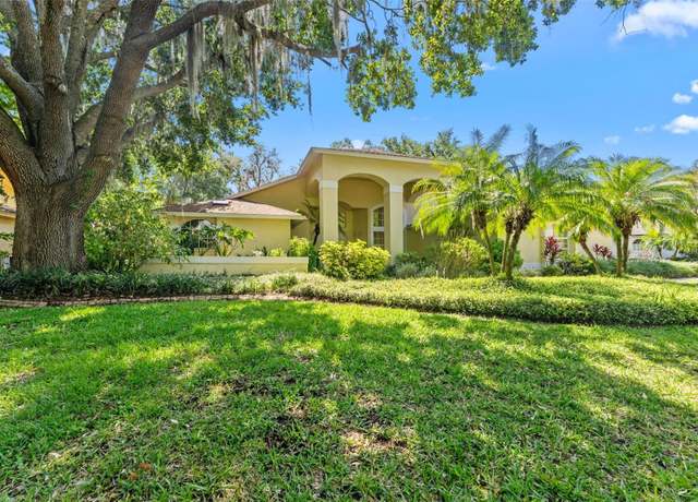 Property at 3022 Forest Club Dr, Plant City, FL 33566, 4 beds, 3 baths