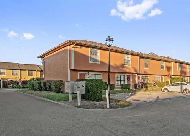 Property at 7403 Glen Oaks Way #82, Winter Park, FL 32792, 3 beds, 2.5 baths