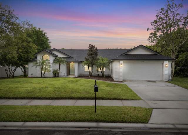 Property at 1012 Willa Lake Cir, Oviedo, FL 32765, 4 beds, 3 baths