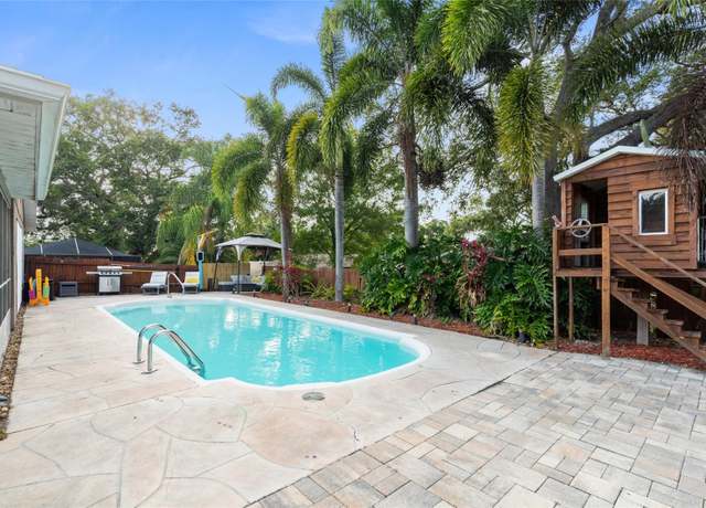 Property at 1686 Spottswood Cir, Palm Harbor, FL 34683, 3 beds, 2 baths
