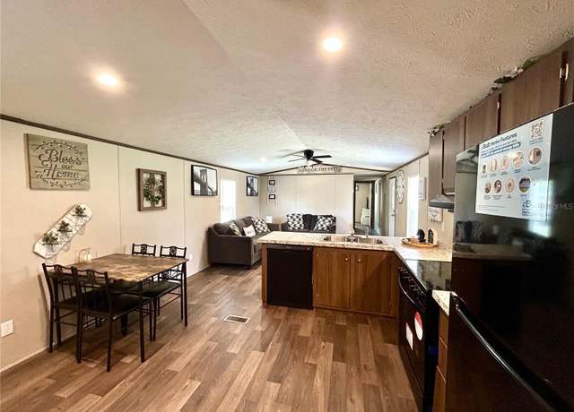 Property at 9630 NE 99th Pl, Archer, FL 32618, 3 beds, 2 baths