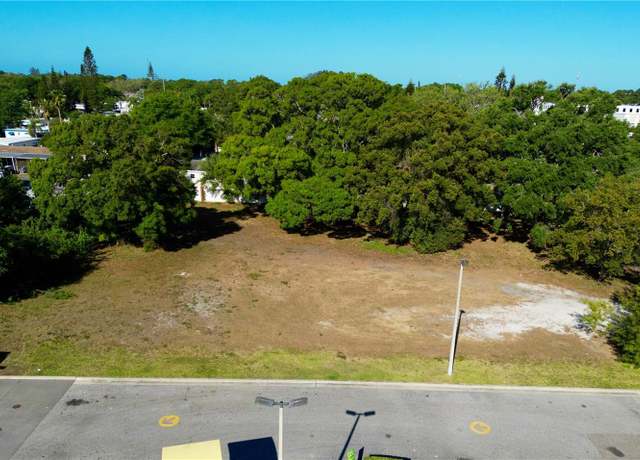 Property at 181 Lark Dr, Largo, FL 33778