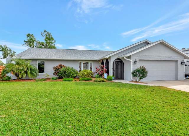 Property at 2154 Lakewood Dr, Nokomis, FL 34275, 3 beds, 2 baths