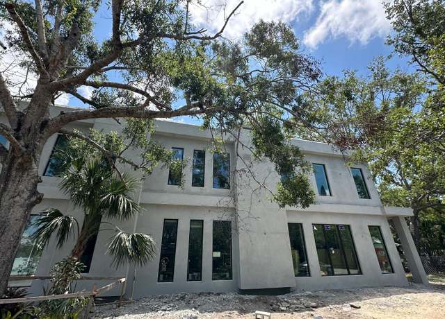 Property at 1423 S Shade Ave, Sarasota, FL 34239, 4 beds, 4.5 baths