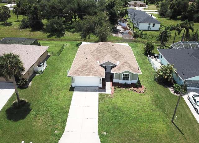 Property at 35 Mark Twain Ln, Rotonda West, FL 33947, 3 beds, 2 baths