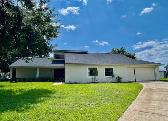 Property at 7200 Green Pine Ct, Orlando, FL 32819, 4 beds, 2 baths